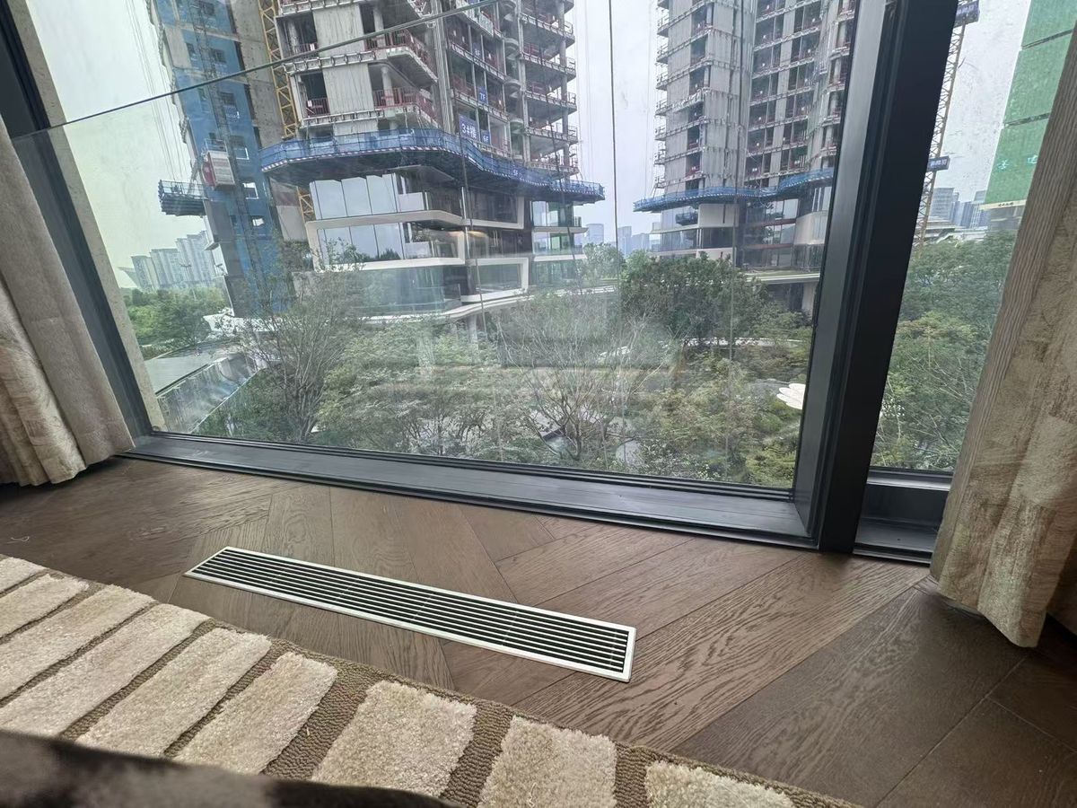 地送风口安装完成实拍